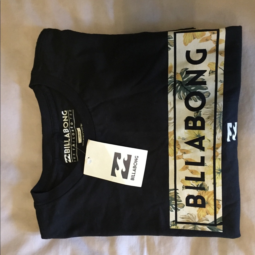 2️⃣ for 💲4️⃣5️⃣ Billabong t shirt NWT